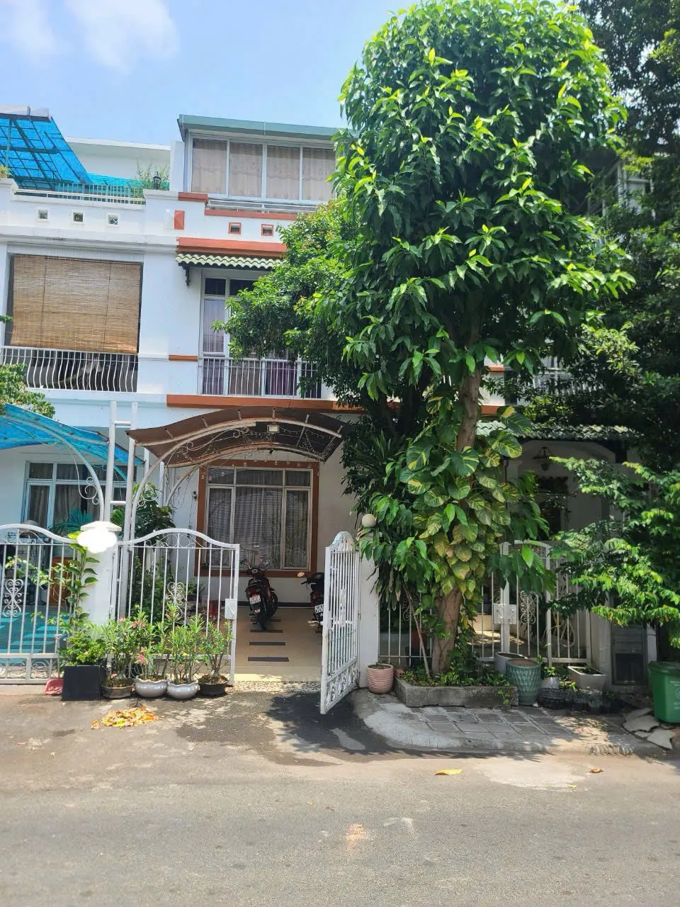 Chuyển Nhượng Biệt Thự Liền Kề Hưng Thái 1- 126m2 Sổ Hồng Sẵn