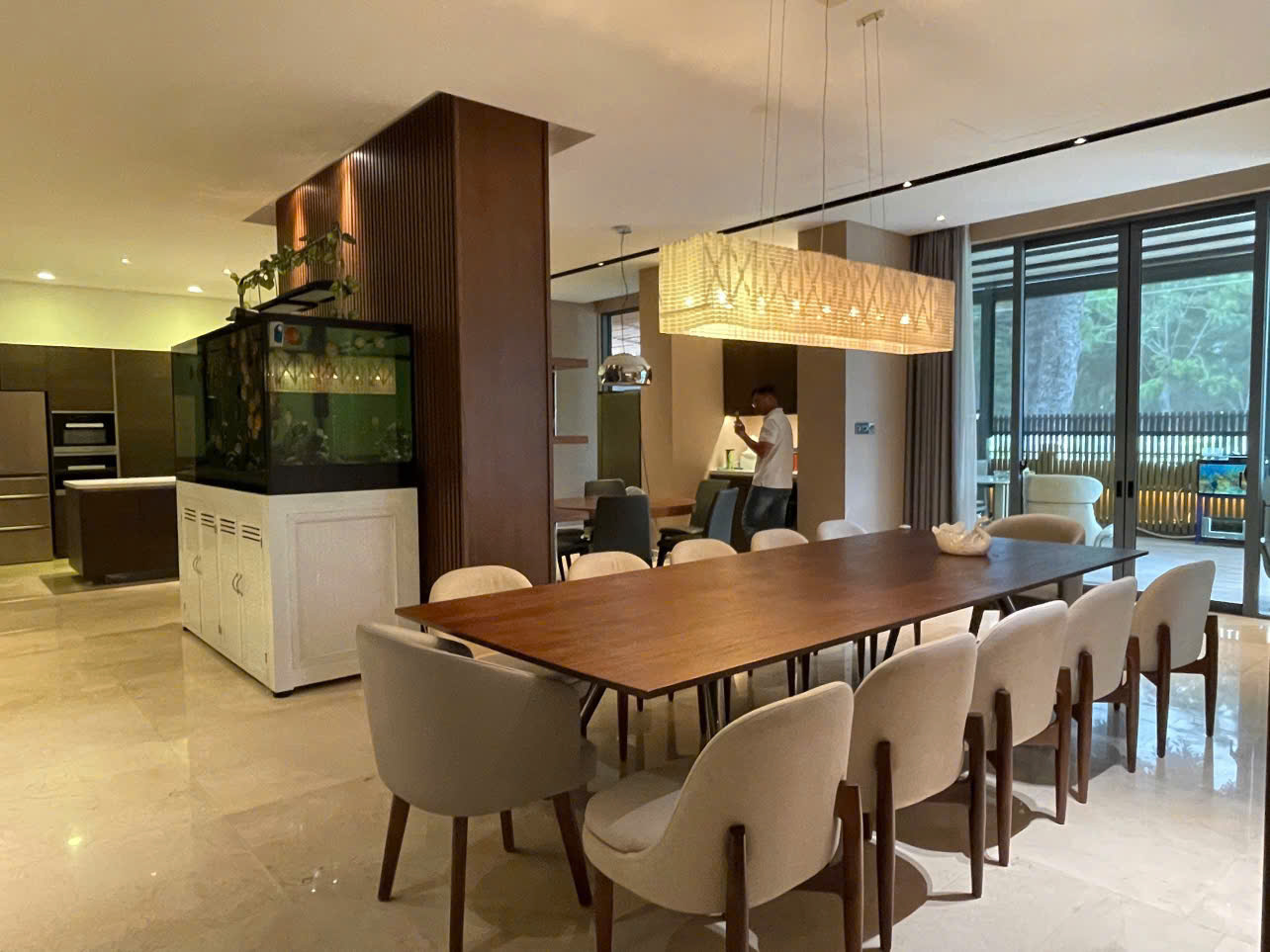 BÁN BIỆT THỰ PHÚ GIA – VIEW CÔNG VIÊN HỒ BÁN NGUYỆT – VỊ TRÍ SIÊU ĐẸP - Ảnh 2